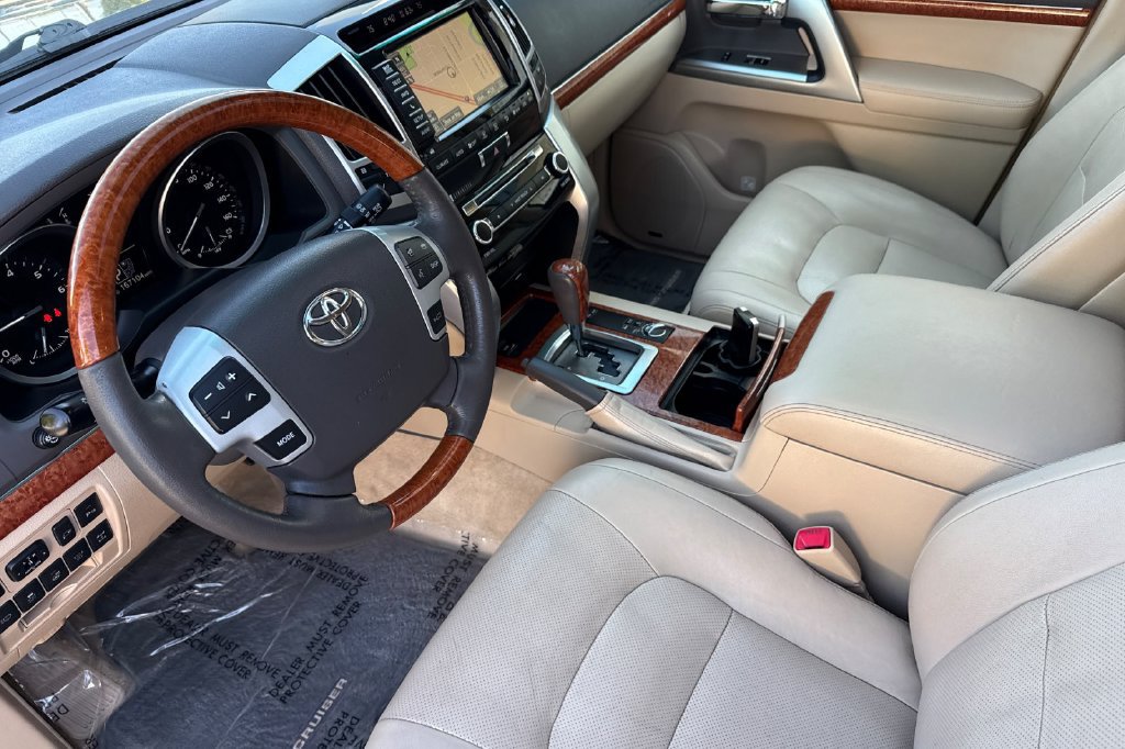 Used 2015 Toyota Land Cruiser AWD/4WD image 4