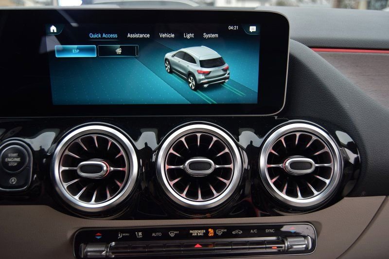 Used 2021 Mercedes-Benz GLA 250 4MATIC image 26