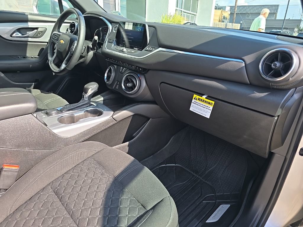 Used 2020 Chevrolet Blazer LT image 36