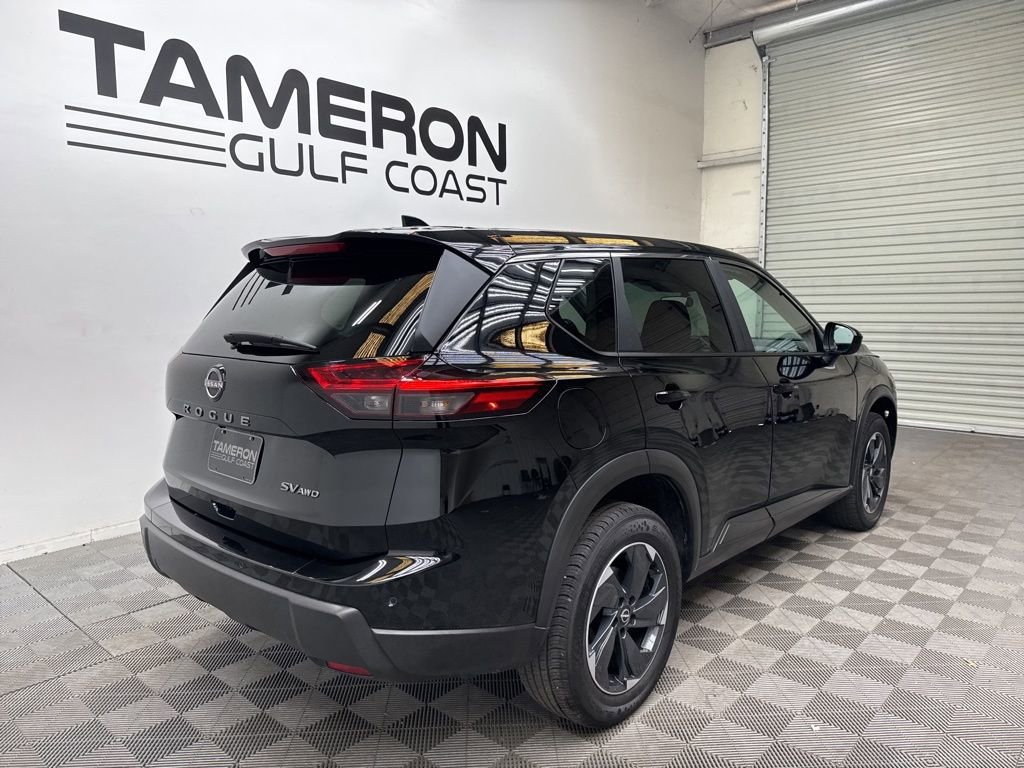 Used 2024 Nissan Rogue SV AWD/4WD image 7