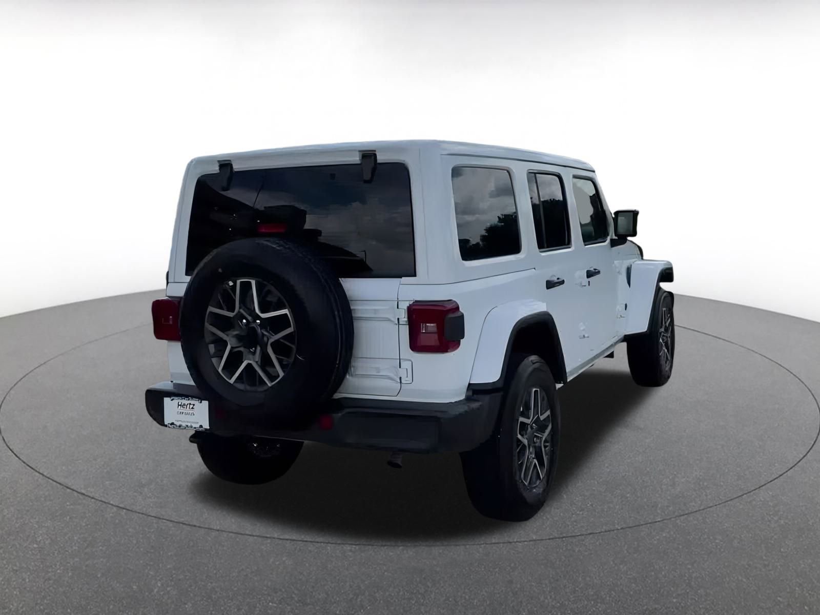 Used 2025 Jeep Wrangler Sahara image 9