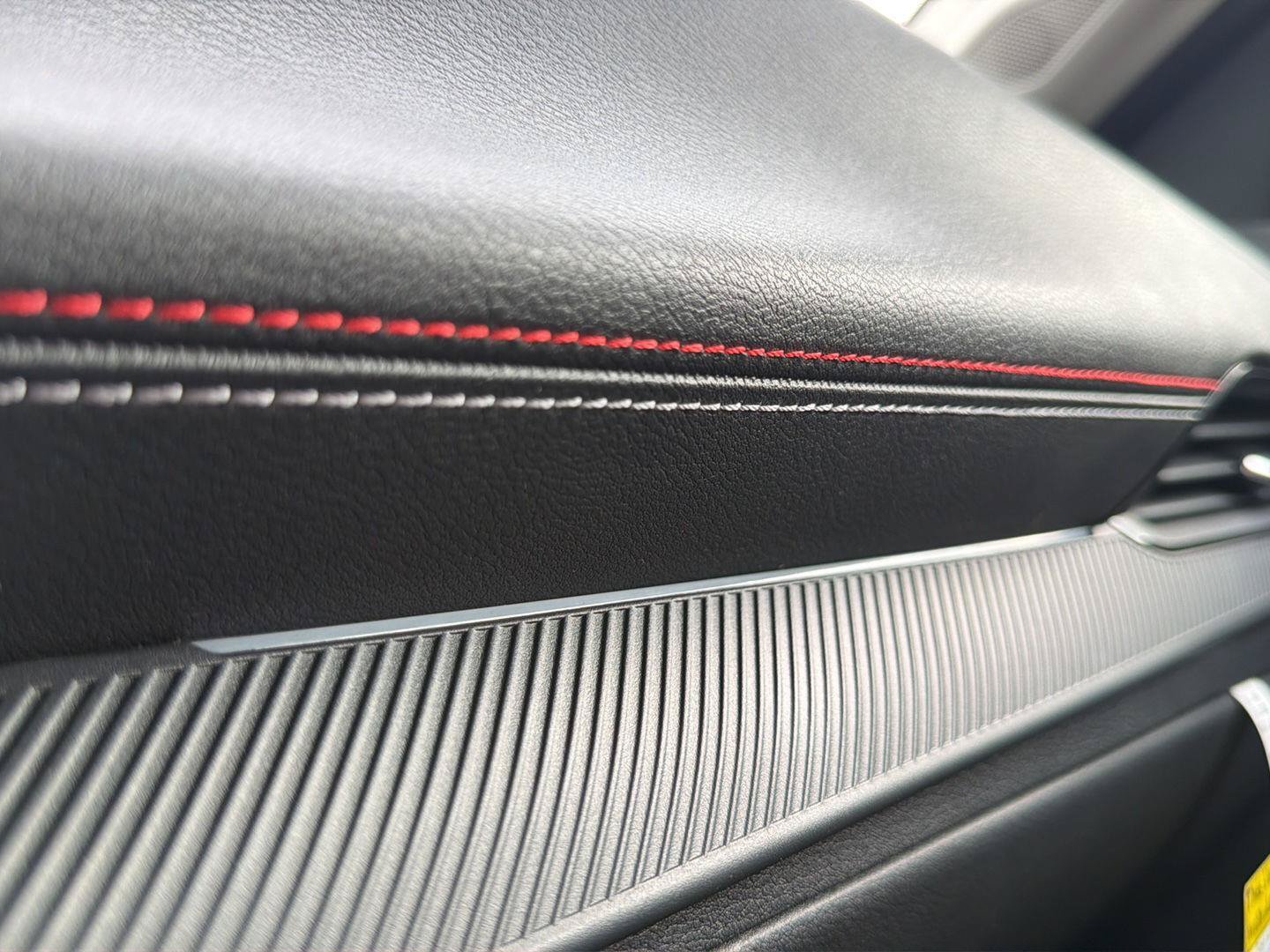 New 2026 Nissan Sentra SR w/ Floor Mat Package FWD image 27