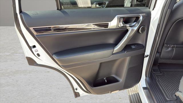 Certified 2023 Lexus GX 460 Premium w/ Accessory Package AWD/4WD image 14