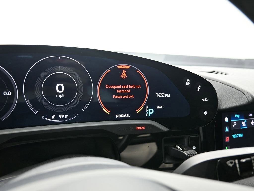 Used 2020 Porsche Taycan 4S image 27