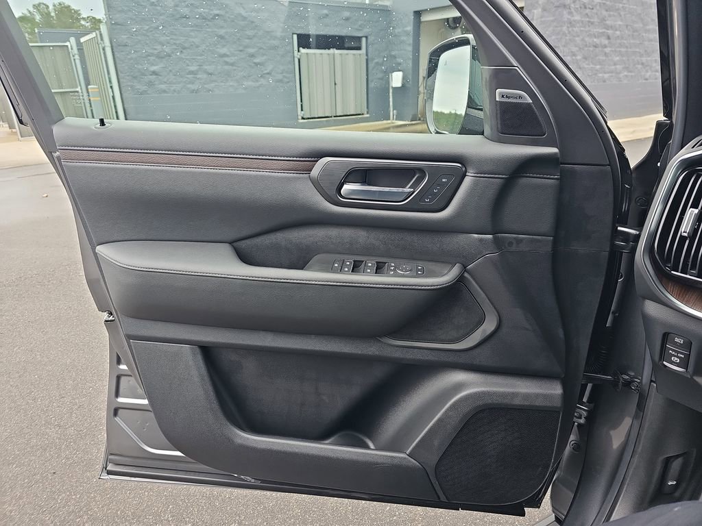 New 2026 Nissan Armada SL w/ Captain's Chari Seat Package AWD/4WD image 32