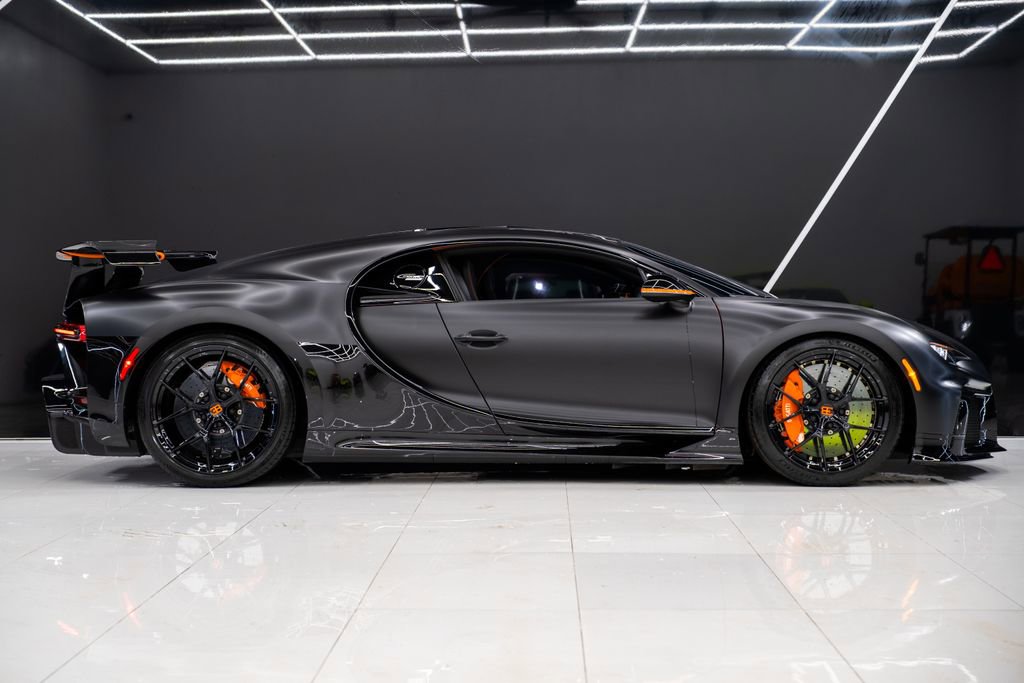 Used 2023 Bugatti Chiron Pur Sport image 6