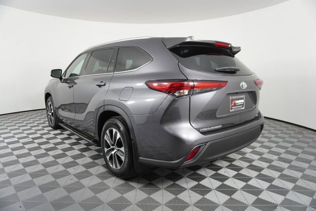 Used 2021 Toyota Highlander XLE image 5