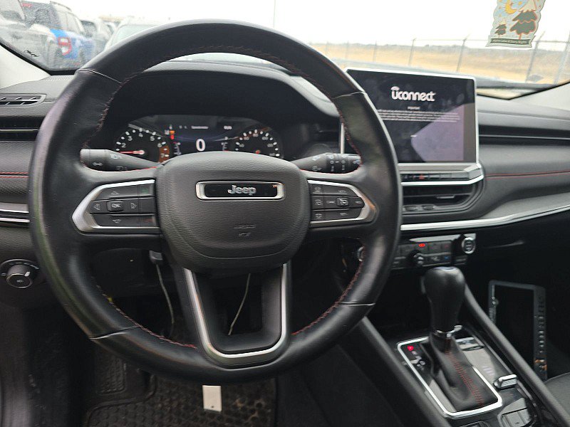 Used 2022 Jeep Compass Trailhawk w/ Trailhawk Convenience Group AWD/4WD image 7