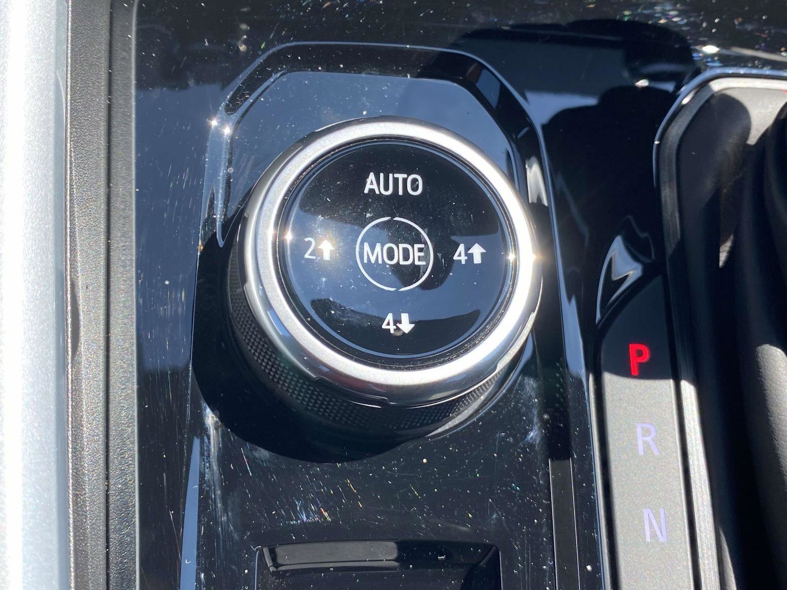 Used 2024 Chevrolet Colorado Z71 w/ Z71 Convenience Package 2 image 4