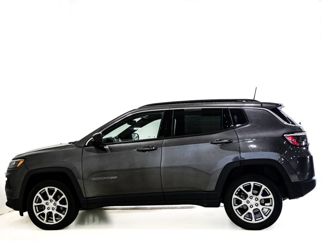 Used 2023 Jeep Compass Latitude AWD/4WD image 5