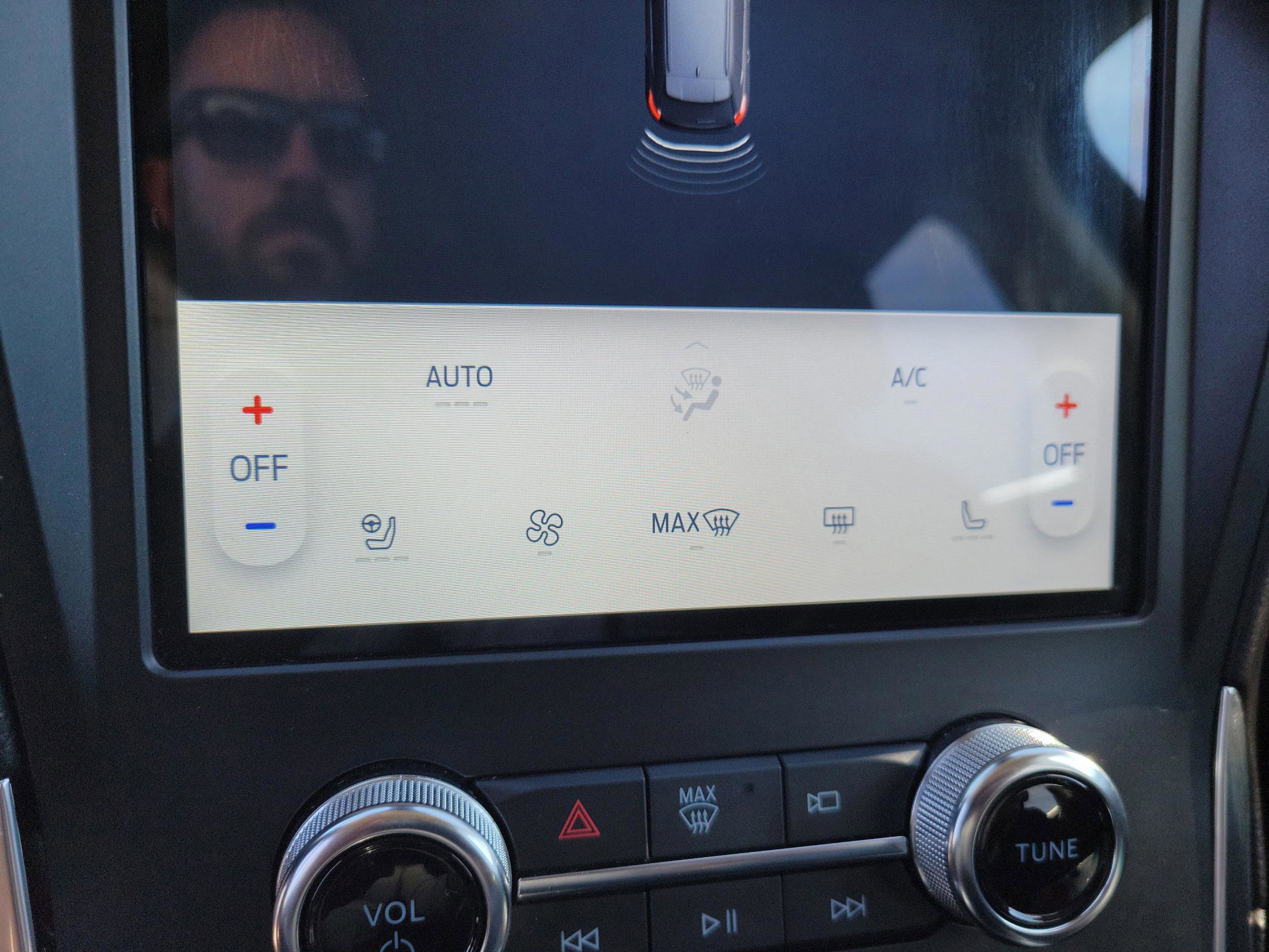 Used 2024 Ford Edge Titanium image 30