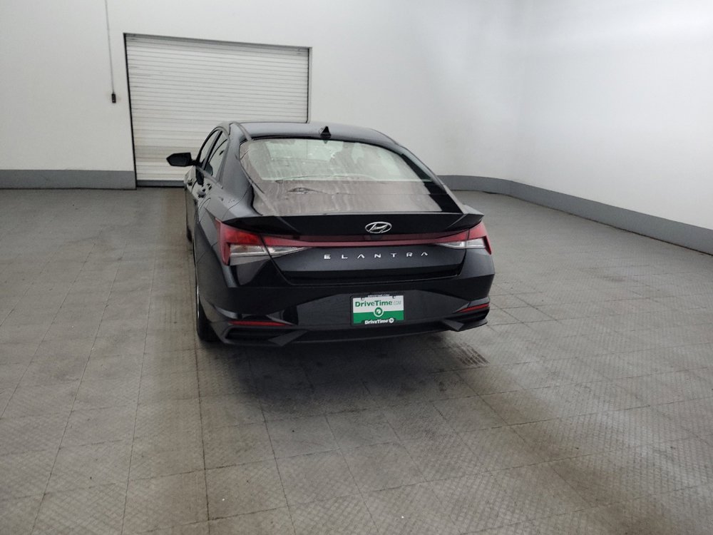 Used 2021 Hyundai Elantra SE w/ Cargo Package FWD image 6
