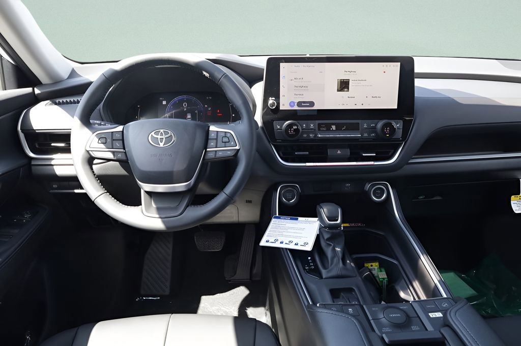 New 2026 Toyota Grand Highlander XLE image 9