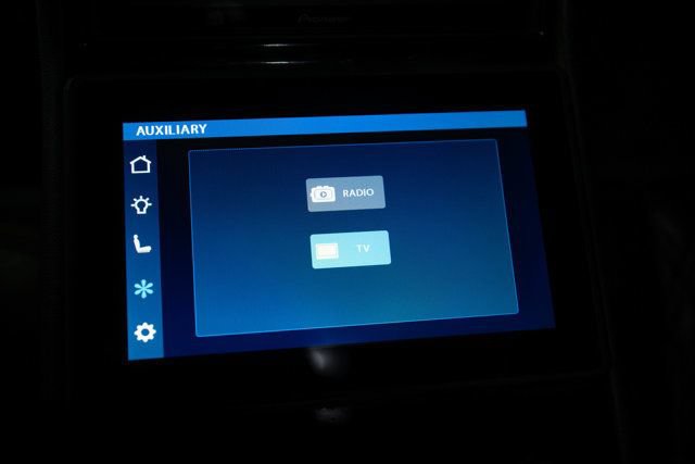 Used 2021 Cadillac Escalade ESV Sport w/ Driver Assist Tech Package RWD image 28