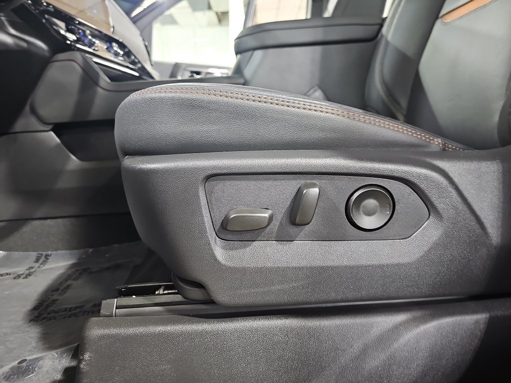 Used 2026 GMC Sierra 2500 AT4 w/ AT4 Premium Plus Package AWD/4WD image 34