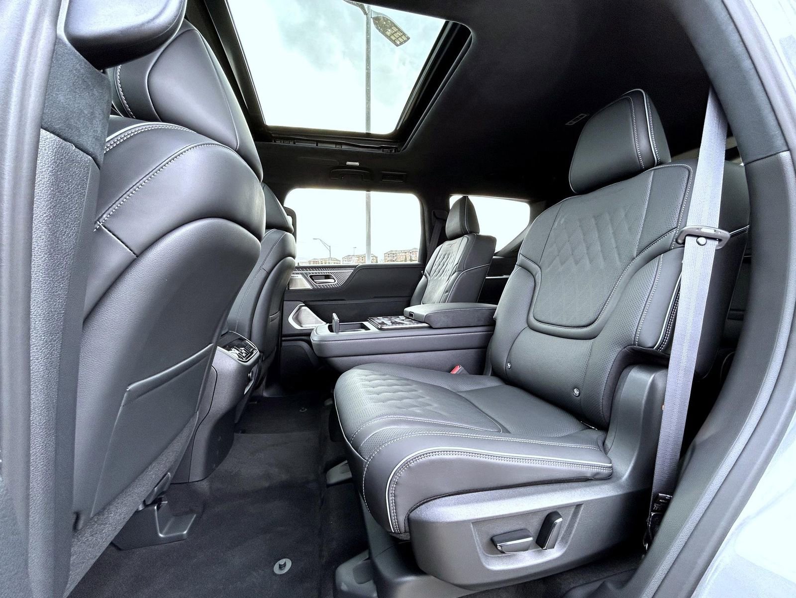 New 2026 INFINITI QX80 Autograph image 21