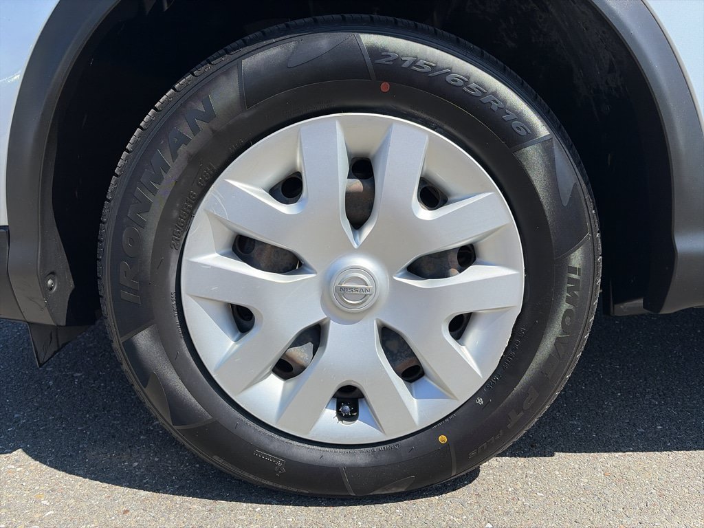 Used 2020 Nissan Rogue Sport S FWD image 9