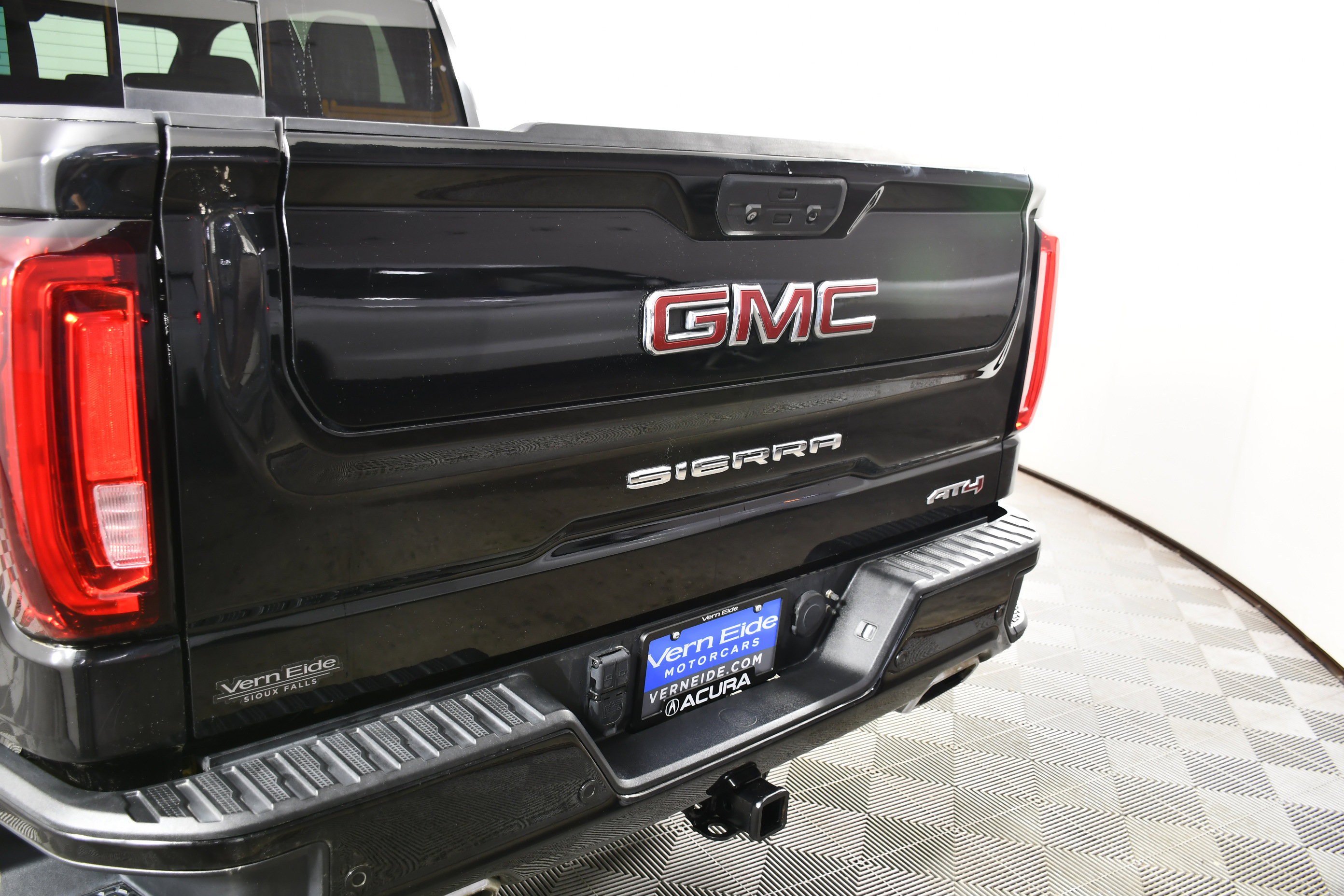 Used 2020 GMC Sierra 1500 AT4 w/ Technology Package image 15