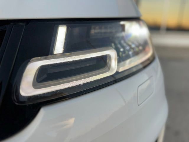 Used 2020 Land Rover Range Rover Sport HST image 15