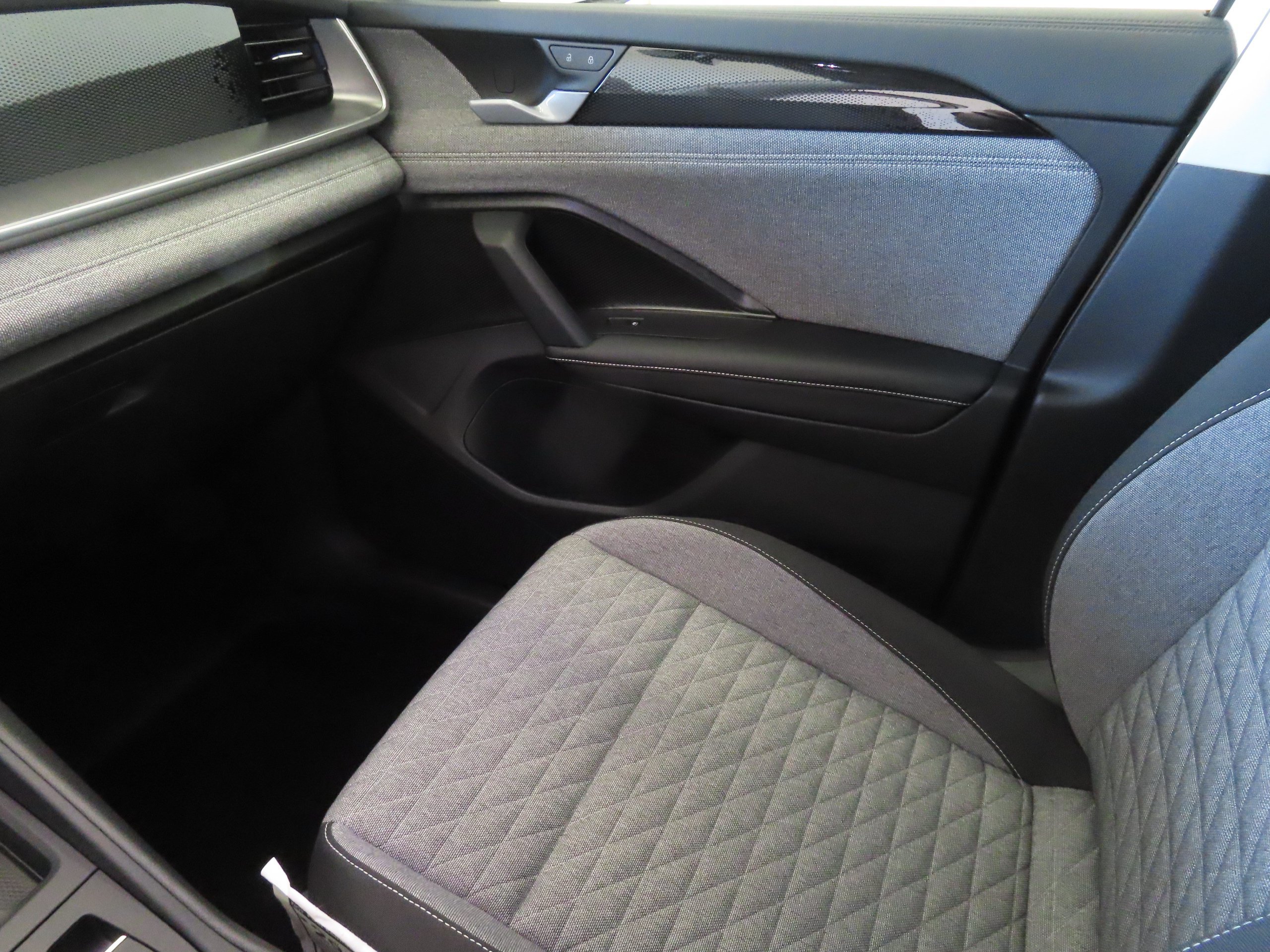 New 2026 Volkswagen Tiguan S FWD image 19