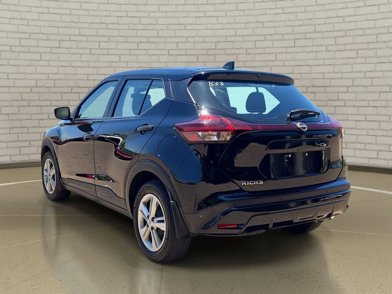 Used 2025 Nissan Kicks Play S FWD image 7