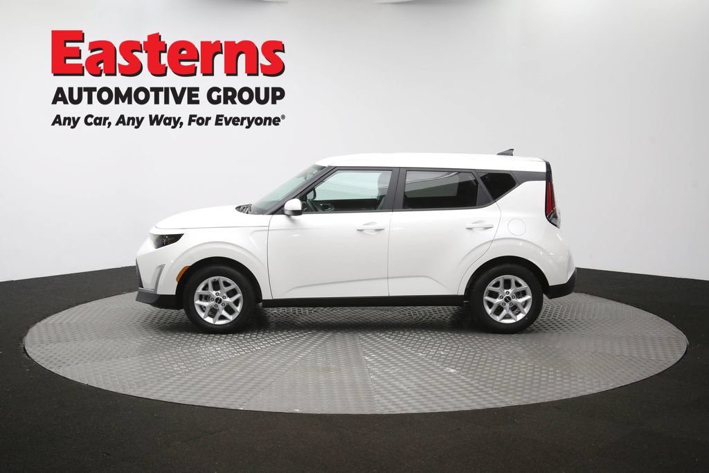 Used 2025 Kia Soul LX FWD image 58