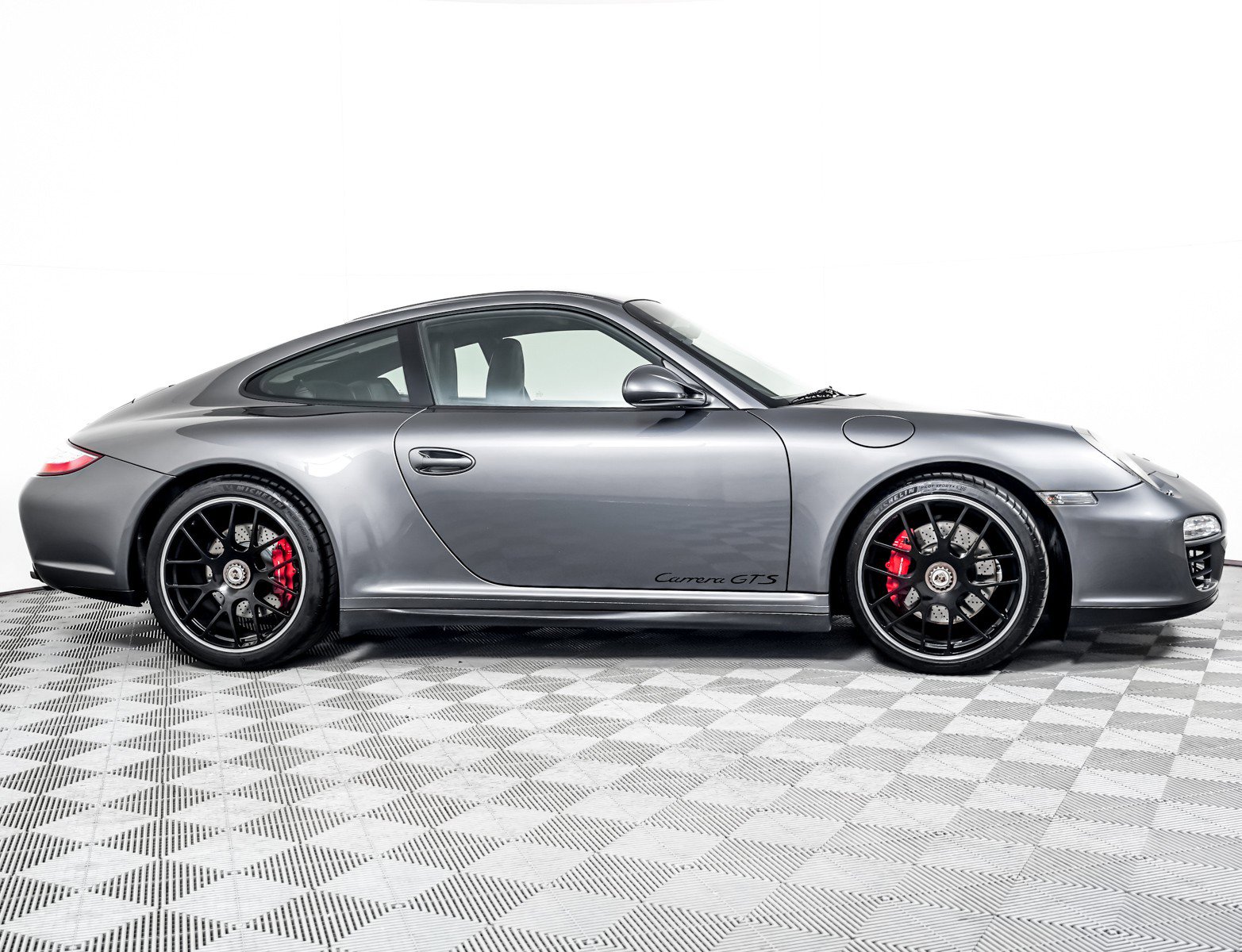Used 2012 Porsche 911 Carrera GTS RWD image 9