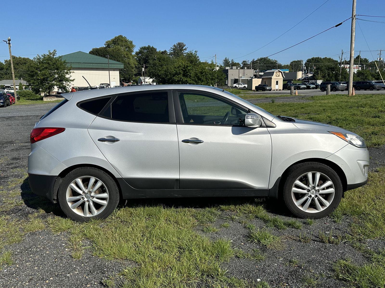 Used 2013 Hyundai Tucson Limited w/ Premium Pkg AWD/4WD image 9