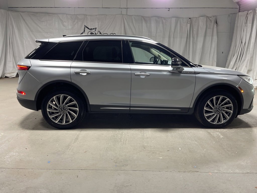 Used 2024 Lincoln Corsair Reserve w/ Equipment Group 201A image 8