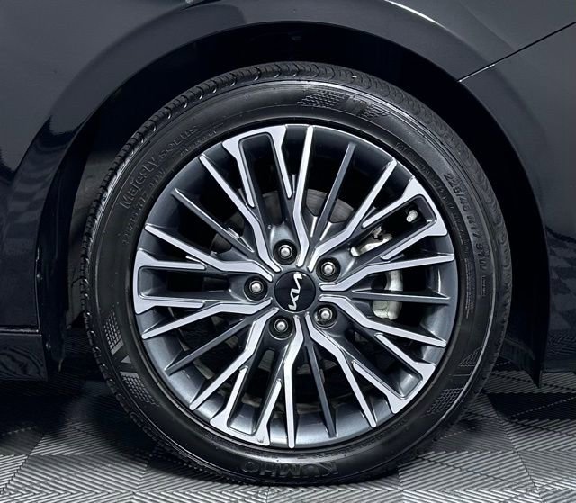 Used 2023 Kia Forte GT-Line w/ GT-Line Premium Package image 9