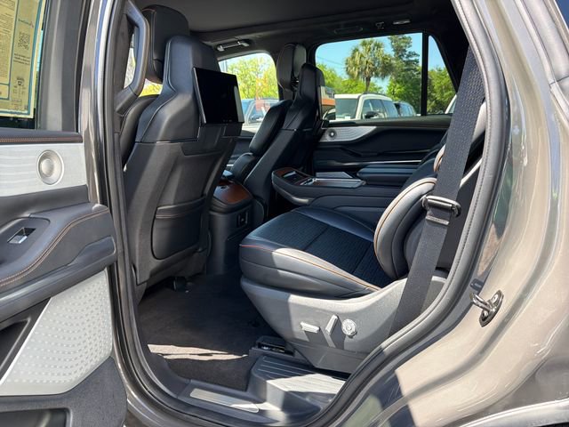 Used 2025 Lincoln Navigator Black Label AWD/4WD image 28