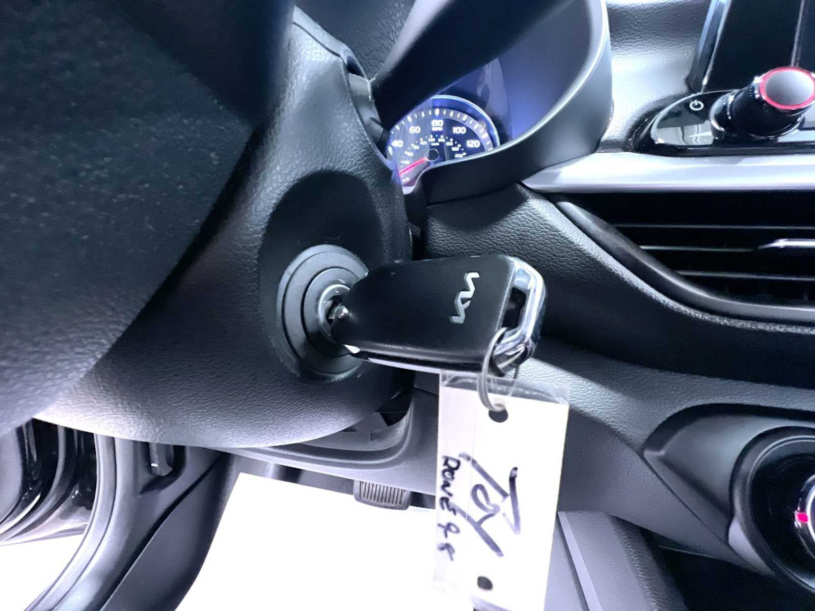 Used 2024 Kia Forte LXS w/ LXS Technology Package FWD image 17