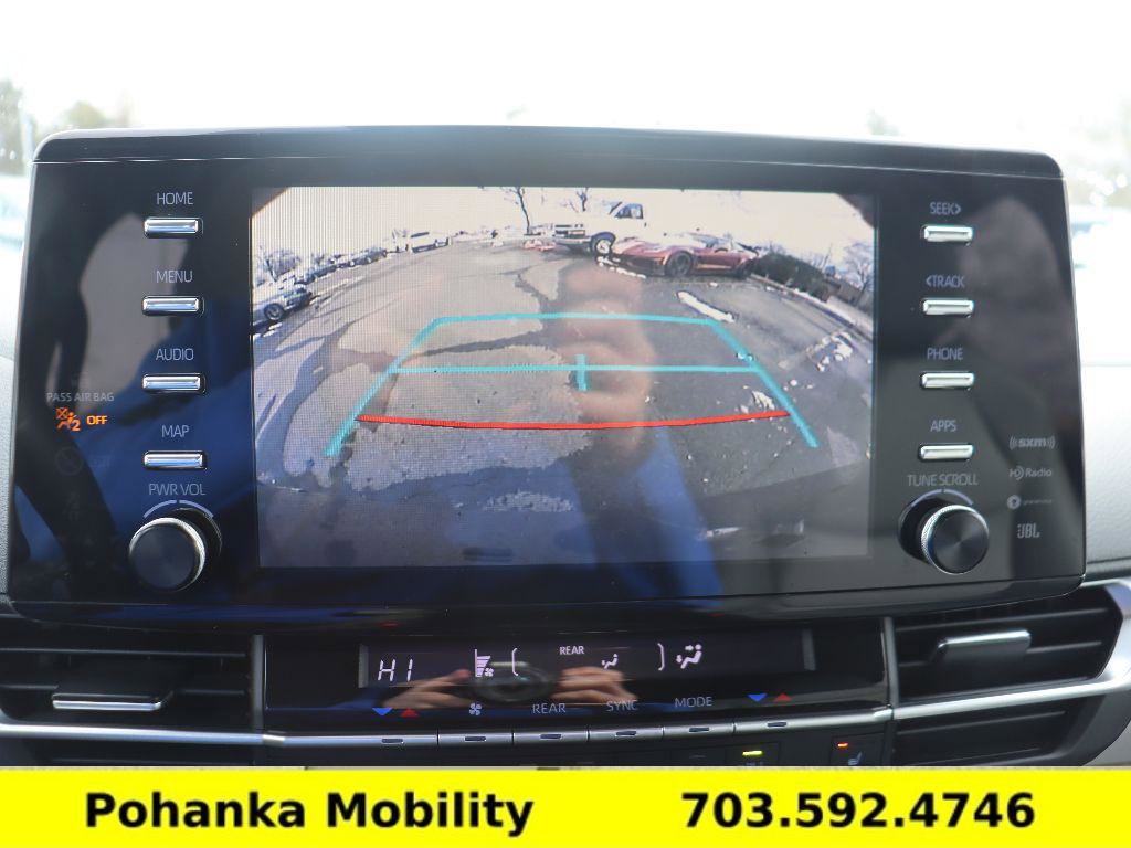 Used 2021 Toyota Sienna XLE w/ XLE Plus Package image 18