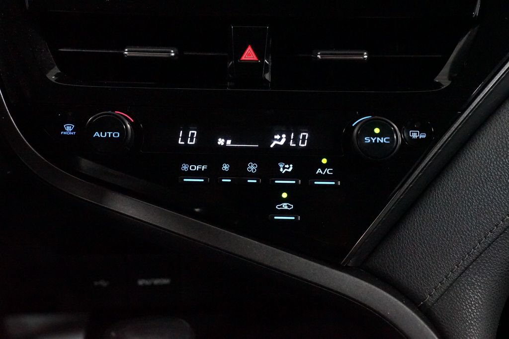 Used 2022 Toyota Camry SE FWD image 20