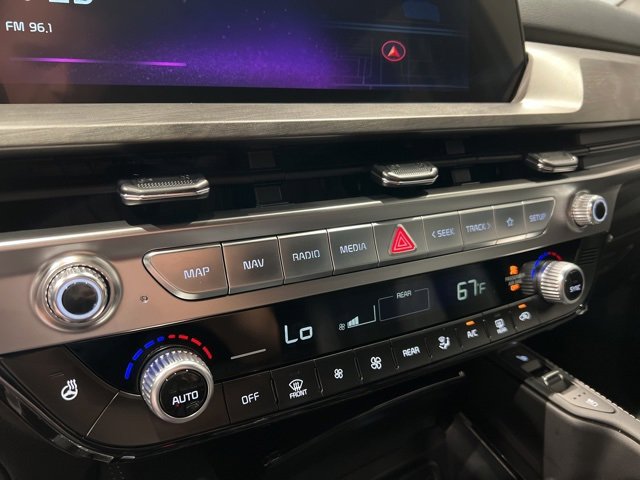 Used 2025 Kia Telluride AWD image 25