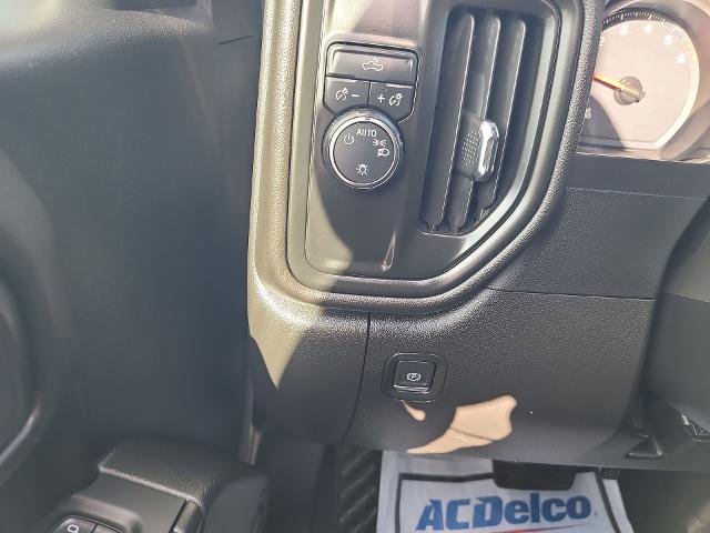 Used 2022 Chevrolet Silverado 1500 Custom image 17