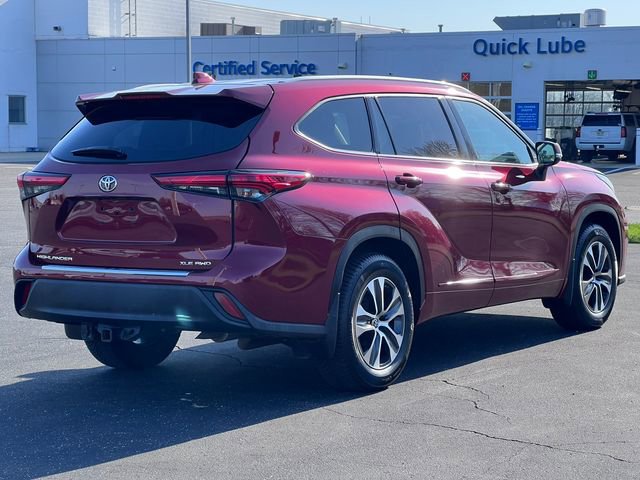 Used 2022 Toyota Highlander XLE AWD/4WD image 45