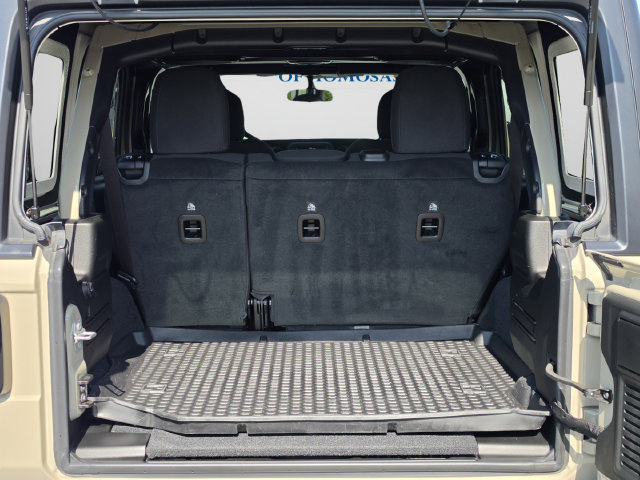 Used 2022 Jeep Wrangler Unlimited Sport AWD/4WD image 16