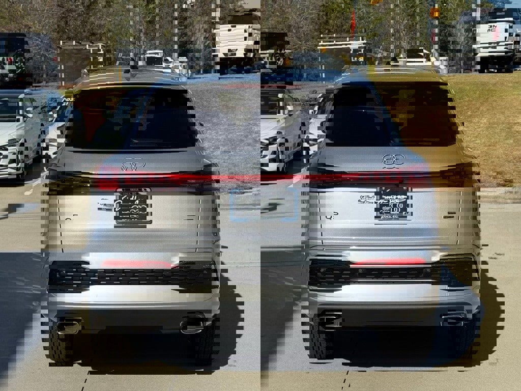 New 2025 Audi Q5 Premium Plus image 12