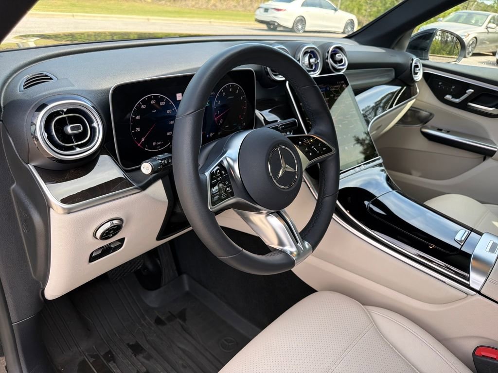 Used 2026 Mercedes-Benz GLC 300 image 18
