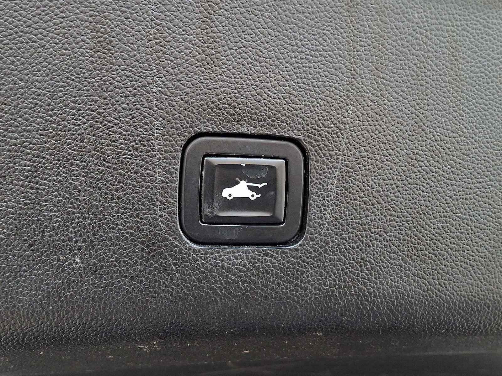 Used 2018 Chevrolet Traverse High Country AWD/4WD image 30