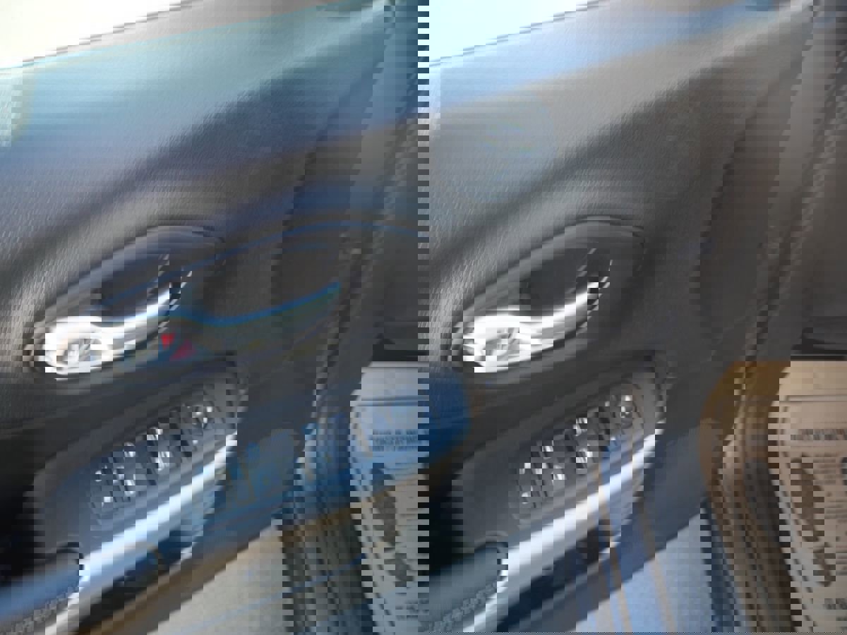 Used 2017 Jeep Cherokee Latitude w/ True North Edition image 17