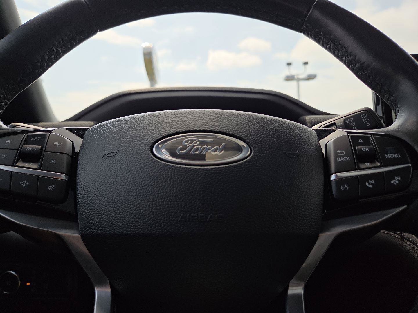 Used 2025 Ford Explorer Platinum AWD/4WD image 27