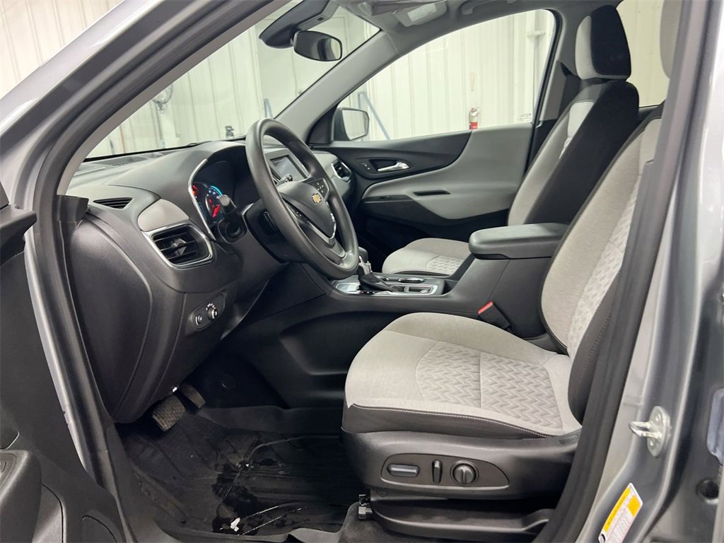 Used 2023 Chevrolet Equinox LS w/ LS Convenience Package image 18