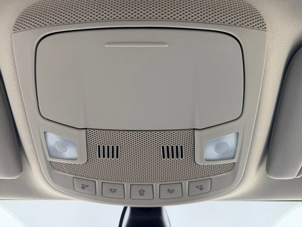 Used 2018 Ford Fusion SE w/ Fusion SE Technology Package FWD image 26