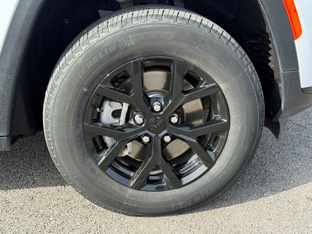 Used 2024 Jeep Grand Cherokee L Laredo image 47