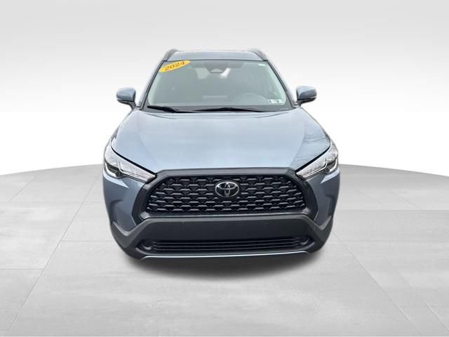 Used 2024 Toyota Corolla Cross LE image 9