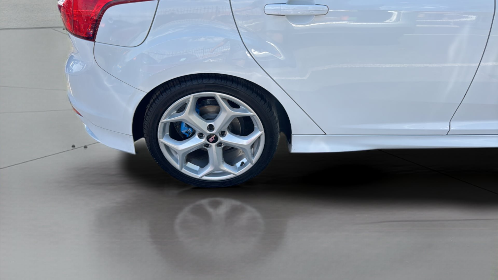 Used 2013 Ford Focus ST FWD image 35