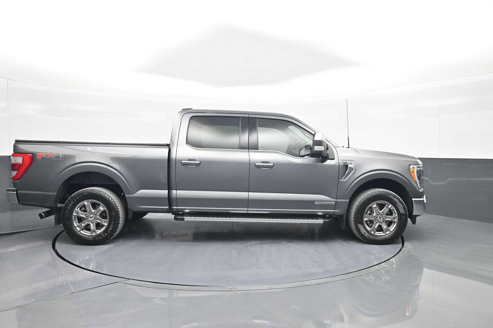 Used 2023 Ford F150 Lariat w/ Trailer Tow Package image 9