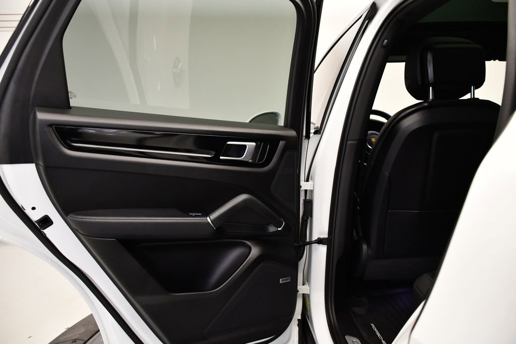 Used 2022 Porsche Cayenne image 42
